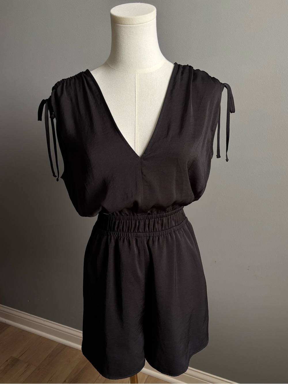 Express Satin V-Neck Ruched Cap Sleeve Elastic Waist Romper